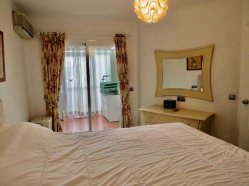 Bright And Airy 2 Bed 2 Bath Modern Apartment