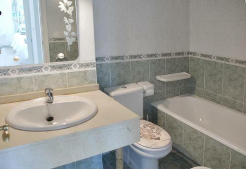 Great 2 Bedroom Apartment Near Puerto Banus