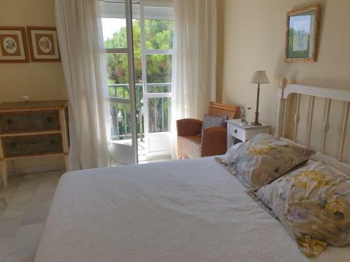 Beachfront Family Apartment In Puerto Banus
