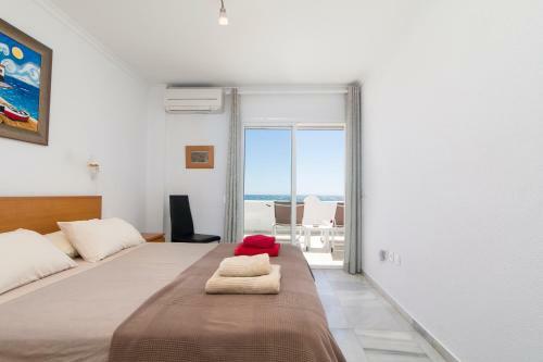 Superb Large Apartment On The Beach