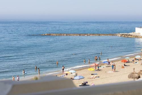 Luxury 3 Bedroom Beach Front Apartment In Marbella