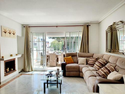 Apartamento Lomas De Cabopino House
