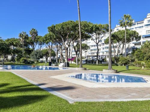 Amplio Apartamento En Playas Del Duque