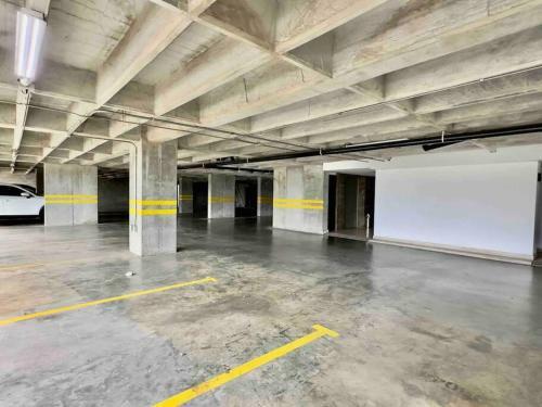Apartamento 202 Family Haven In El Poblado: Spacious & Charming