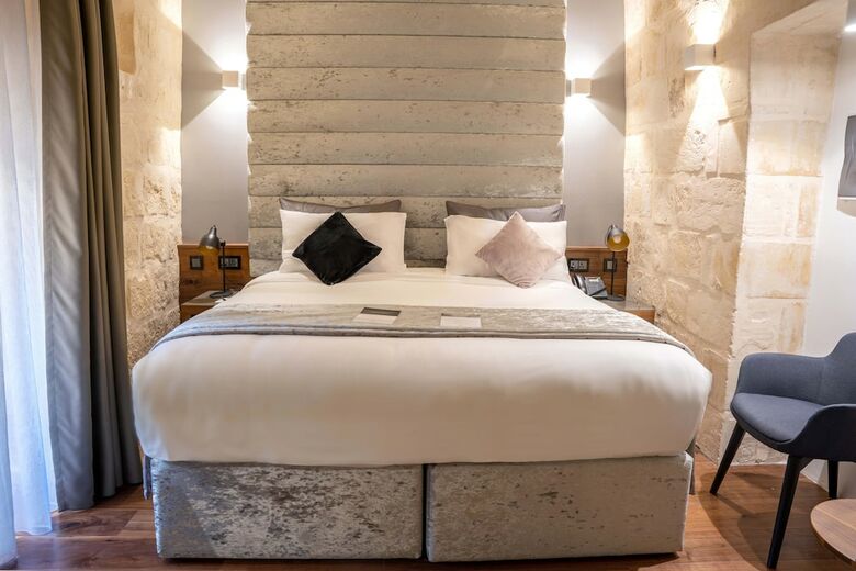 Hotel The Village Boutique And Spa