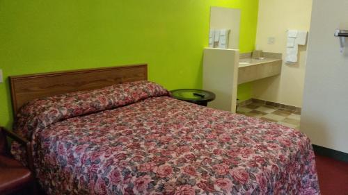 Relax Inn Motel Kountze