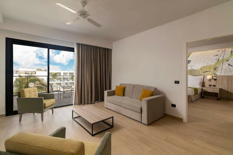 Hotel Serenade All Suites - Adults Only Resort