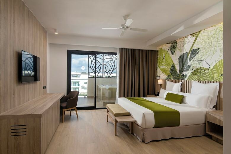 Hotel Serenade All Suites - Adults Only Resort
