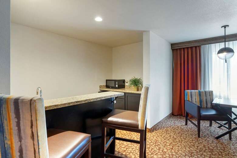 Hotel Best Western Plus Mill Creek Inn