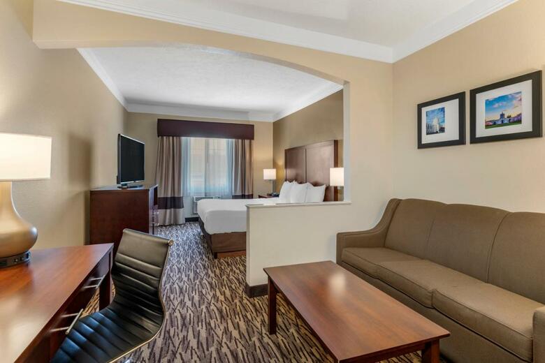 Hotel Comfort Suites Airport Salem