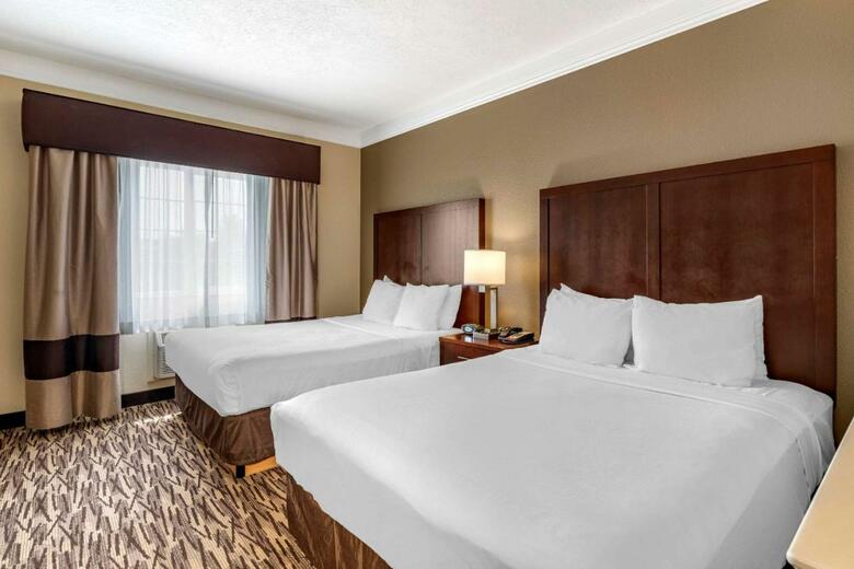 Hotel Comfort Suites Airport Salem