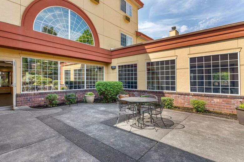 Hotel Comfort Suites Airport Salem
