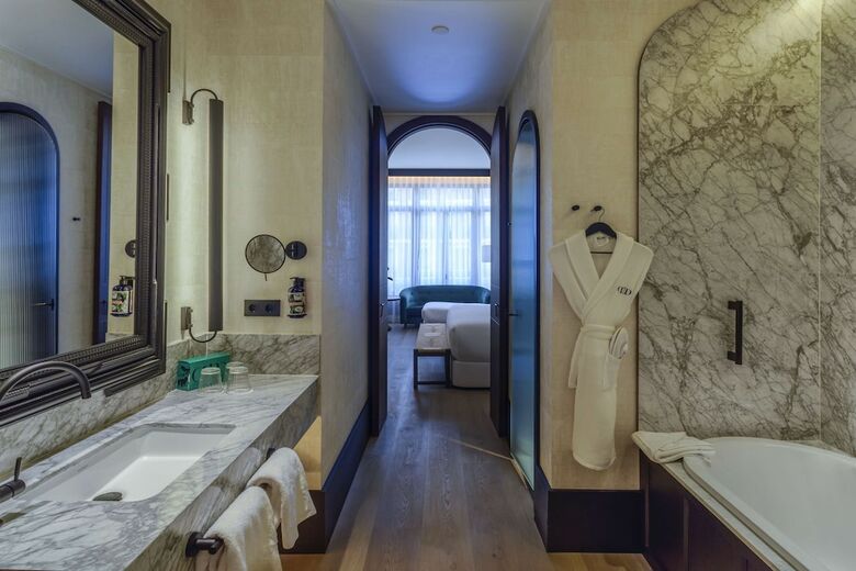 Hotel Montera Madrid, Curio Collection By Hilton