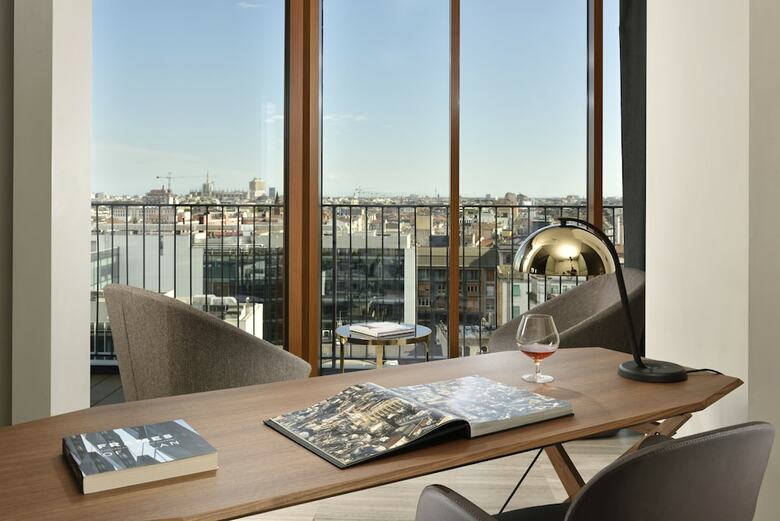 Hotel Milano Verticale | UNA Esperienze
