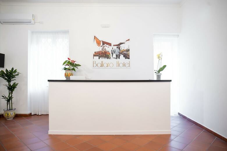 Ballar� Hotel