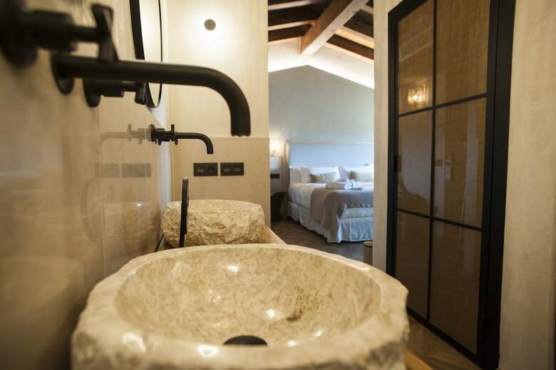 Hotel H�bitat Cigue�a Negra