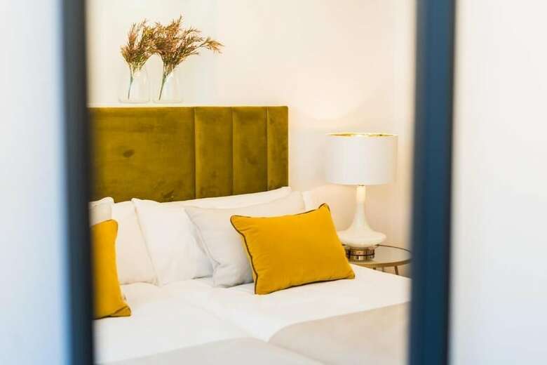 Hotel Debamb� Suites