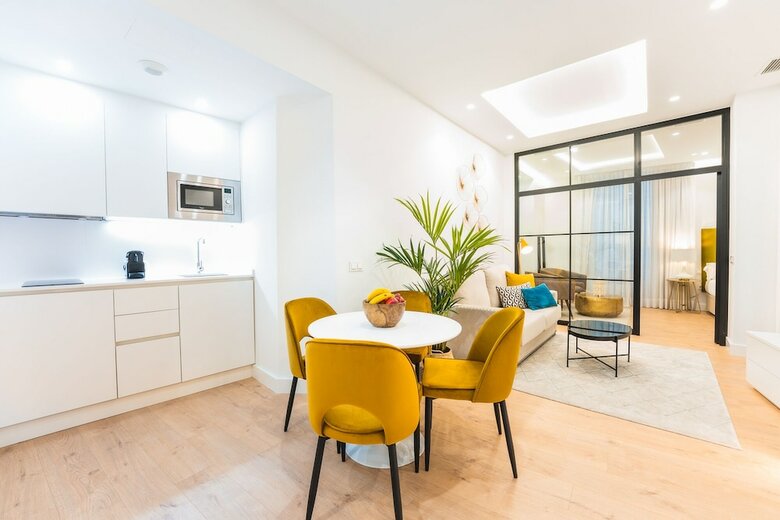 Hotel Debamb� Suites