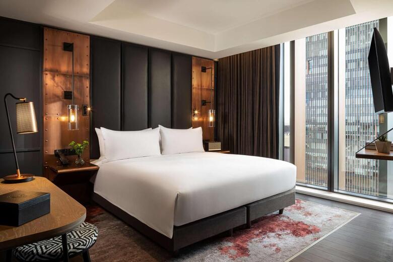 Hotel The Gantry London, Curio Collection By Hilton