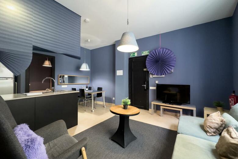 Ainb Barcelona Sants Apartments