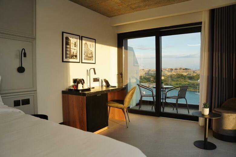 The Londoner Hotel Sliema