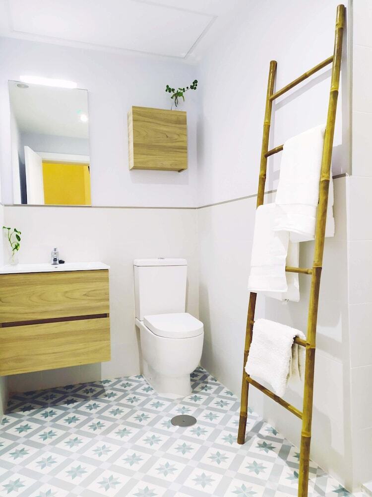 Apartamentos Miraflores 58 Guest House
