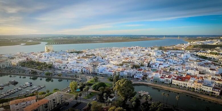 Luxury Front Line Apartment In Isla Canela Beach
