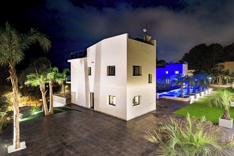 Aparthotel Calma Holiday Villas