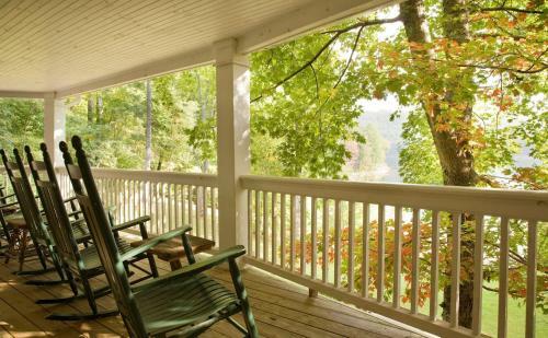 The Lakehouse At Katie Camp