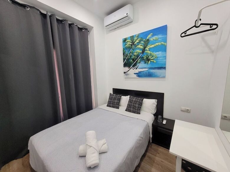 Hotel Ayz Elcano - Auto Check-in Property