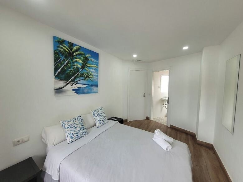 Hotel Ayz Elcano - Auto Check-in Property