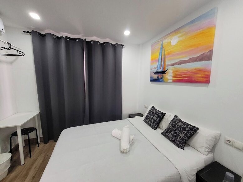 Hotel Ayz Elcano - Auto Check-in Property