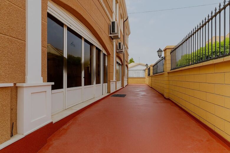 Hotel Ayz Elcano - Auto Check-in Property