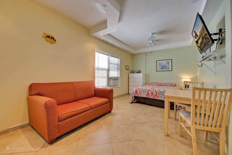 The Coral House Motel