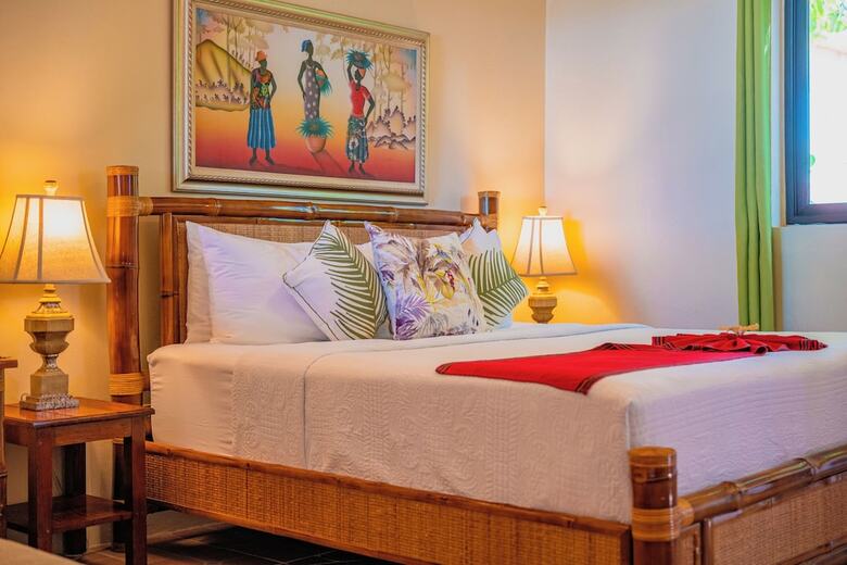 Coconut Row Boutique Hotel