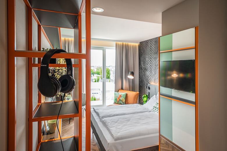 Loginn Hotel Berlin Airport