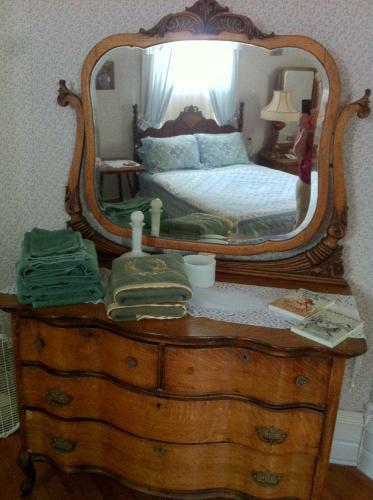 Grand Avenue Bed And Breakfast