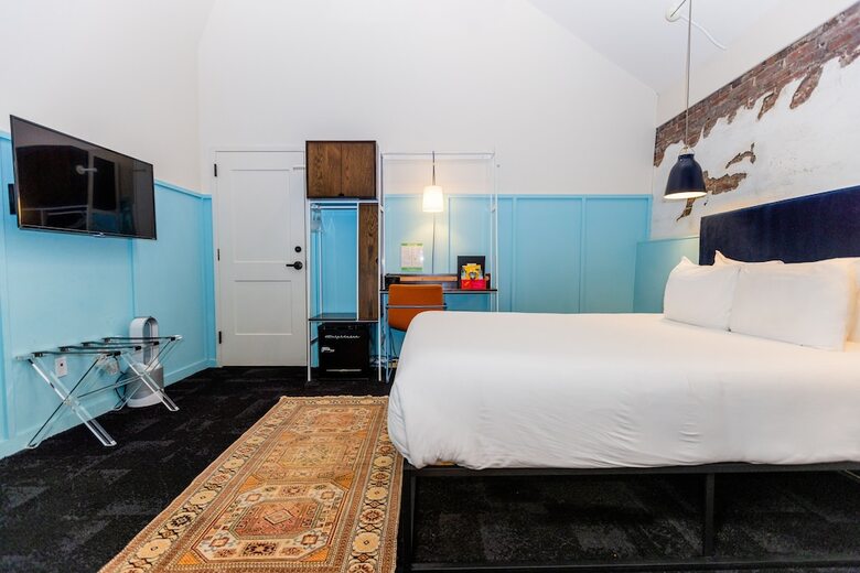 Hotel The Russell Nashville