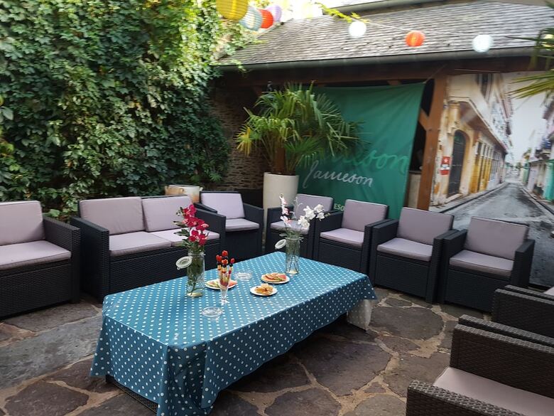 Bed & Breakfast Le Caf� Du Village