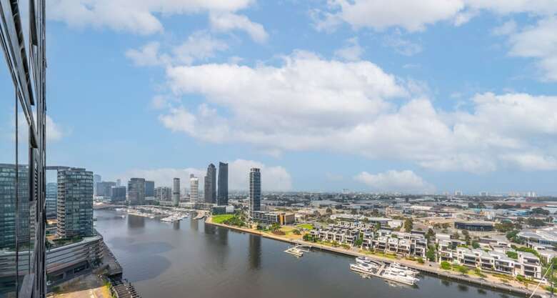 Melbourne Private Apartments - Collins Wharf Waterfront, Docklands