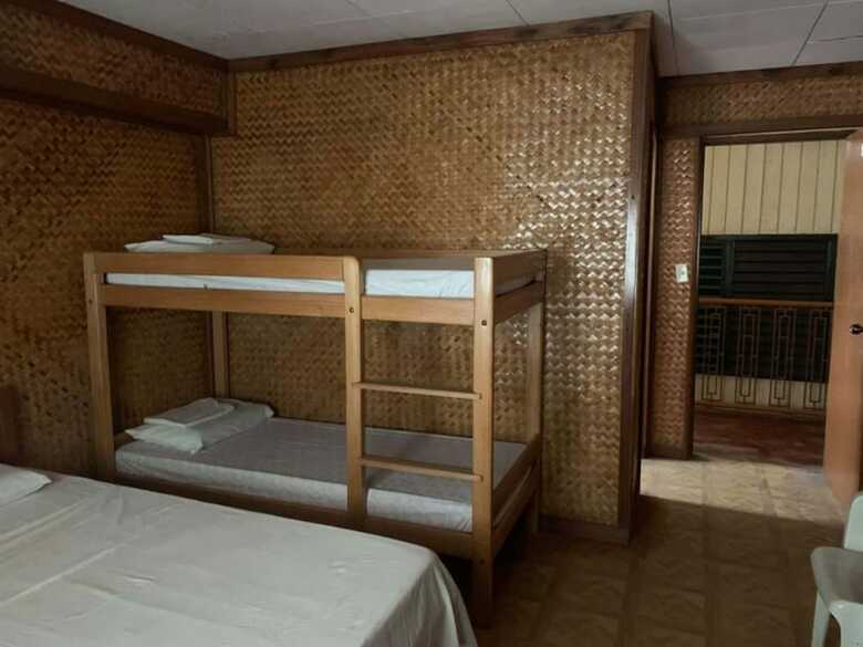 Oyo 633 Abelardo's Pension House