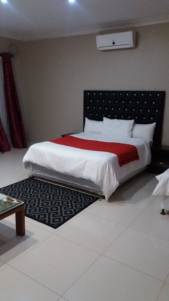 Purple Rose Boutique Hotel