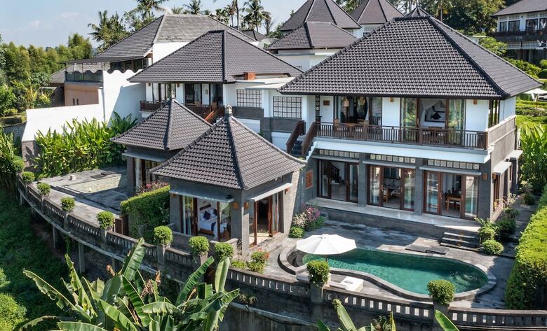Hotel Swan Paradise A Pramana Experience