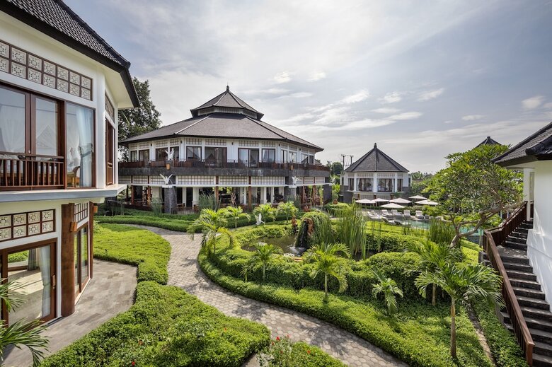 Hotel Swan Paradise A Pramana Experience