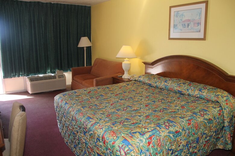 Hotel Cruise Port Inn