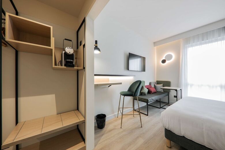 Hotel Campanile Smart Lyon Est - Eurexpo Bron Aviation