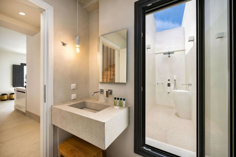Hotel Venus Sunrise Suites & Villas