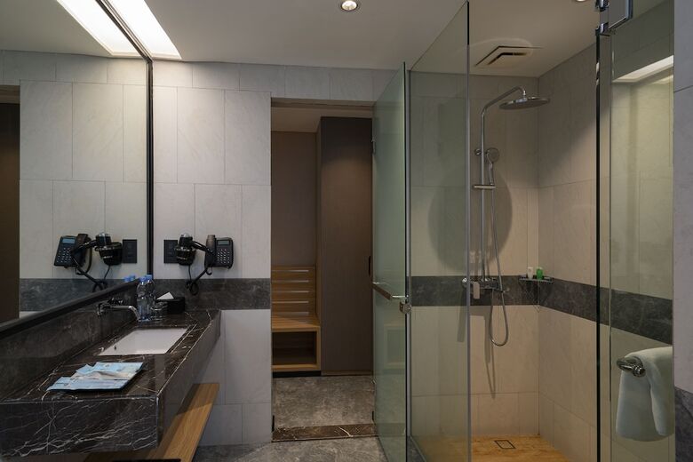 Anara Airport Hotel