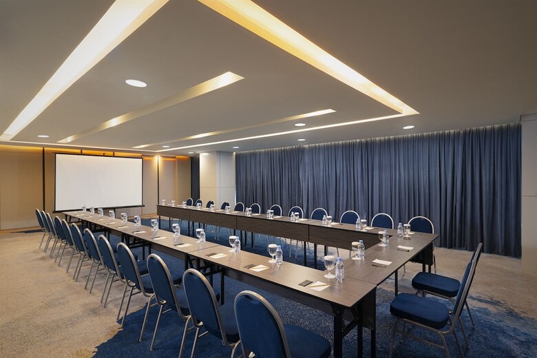 Anara Airport Hotel