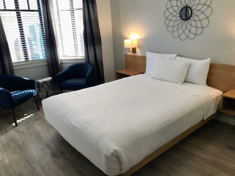 Touchstone Hotel - City Center